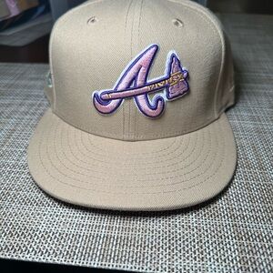 Hat Club Atlantas Braves Deseret Sand Storm 
New without Tags
Size 7 5/8